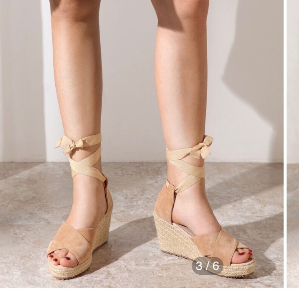 Sandals with straps